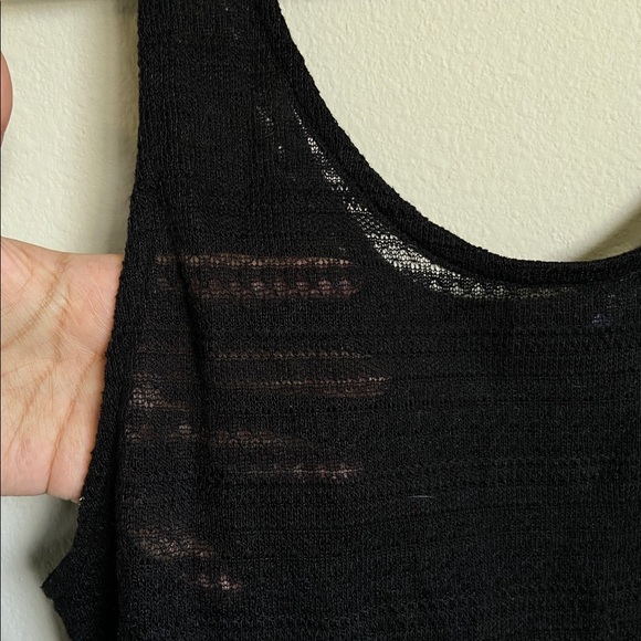 BLACK FRINGE CROP TOP🖤 - Picture 2 of 3